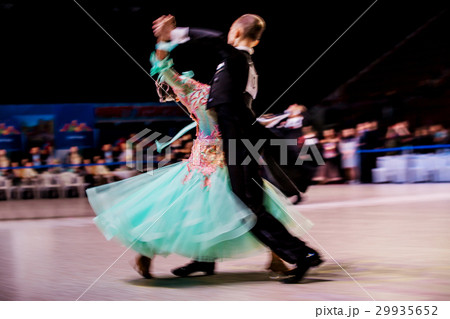 young couple athletes dancers 29935652