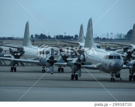 那覇空港に待機中の哨戒機 那覇空港に待機中の哨戒機 29938710