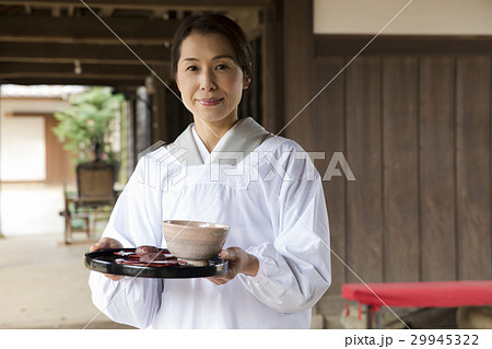 和服のミドル女性 29945322