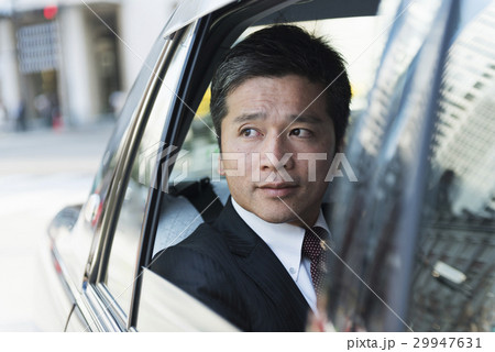 ミドルビジネスマン　タクシー　ポートレート 29947631
