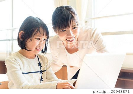 小学校、教室、パソコン学習 小学校、教室、パソコン学習 29948871
