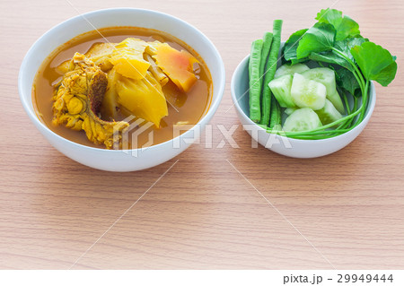 Yellow curry with fish and papaya with vegatable Yellow curry with fish and papaya with vegatable 29949444