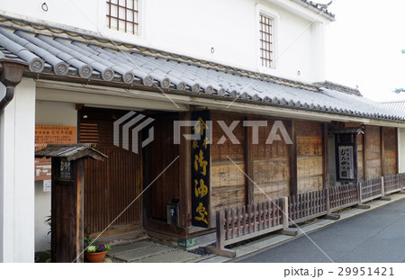 白壁の町の伝統的建物 白壁の町の伝統的建物 29951421