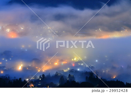 朝霧の街（由布院）Ⅰ 29952428