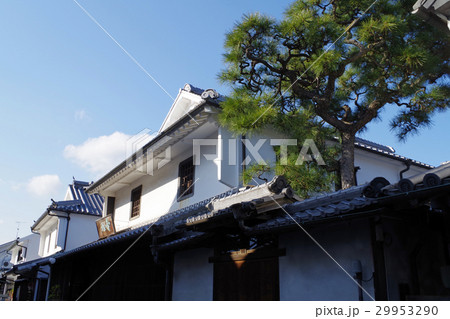 白壁の町の伝統的建物 29953290