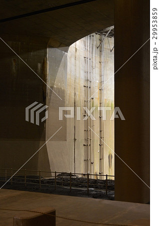 首都圏外郭放水路･調圧水槽の「第一立坑」（埼玉県春日部市） 29953859