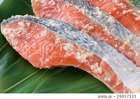 鮭の西京漬け 29957335