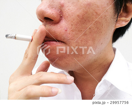 Smoke cigarette Smoke cigarette 29957756