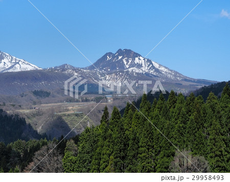 内海乢からの春の烏ヶ山 内海乢 烏ヶ山 内海峠 内海乢からの春の烏ヶ山 内海乢 烏ヶ山 内海峠 29958493