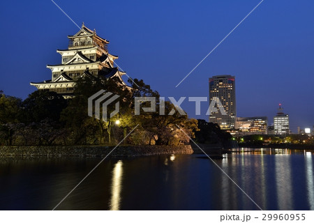 広島城の夕景 29960955