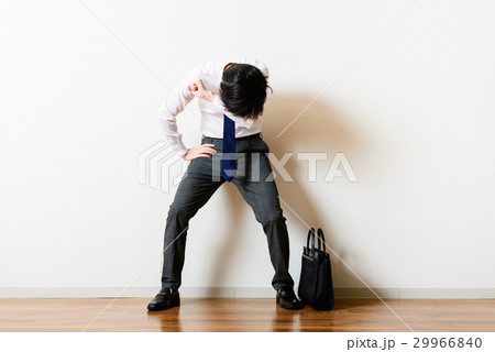 疲れているビジネスマン 29966840