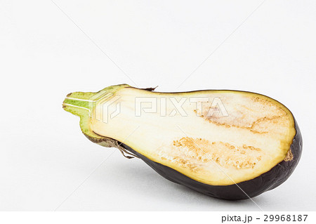 Eggplant (Solanum melongena) isolated in white bac Eggplant (Solanum melongena) isolated in white bac 29968187