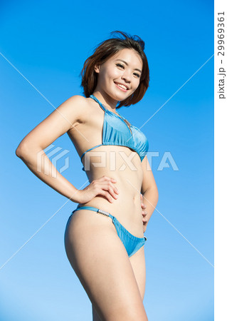 woman wear bikini woman wear bikini 29969361
