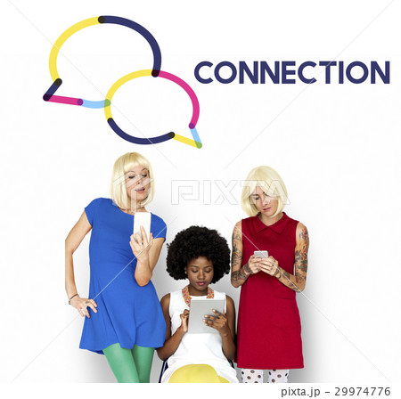 Chat online speech bubble icon 29974776