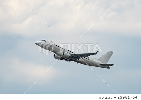エンブラエル ERJ-170-100 (ERJ-170STD) 29981764