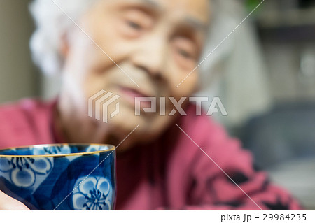 シニア女性 29984235