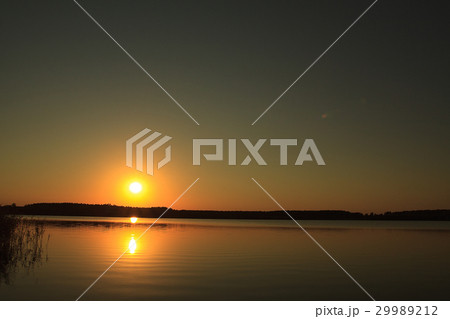 sunrise over the lake 29989212