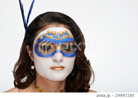 headshot of woman with closed eyes 29997285