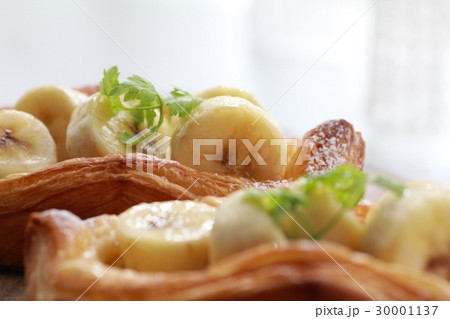 バナナのデニッシュ デザート系のパン バナナのデニッシュ デザート系のパン 30001137