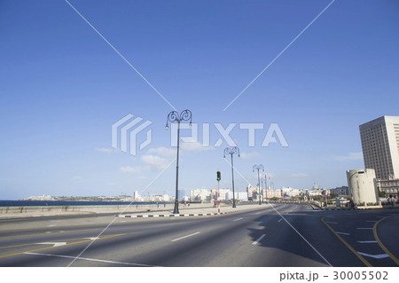 キューバ　ハバナの街並み 30005502