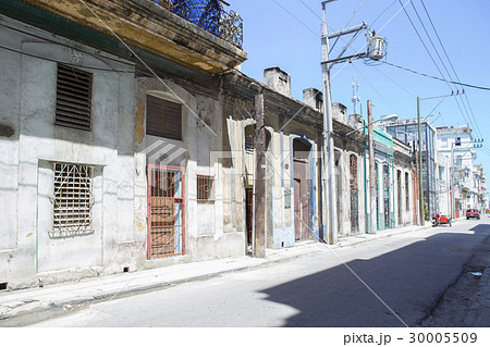キューバ　ハバナの街並み 30005509