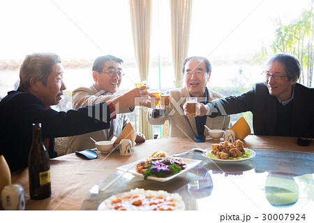シニア同窓会 乾杯 シニア同窓会 乾杯 30007924