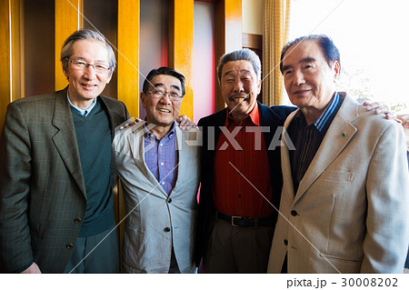 シニア同窓会 ポートレート 男性 シニア同窓会 ポートレート 男性 30008202