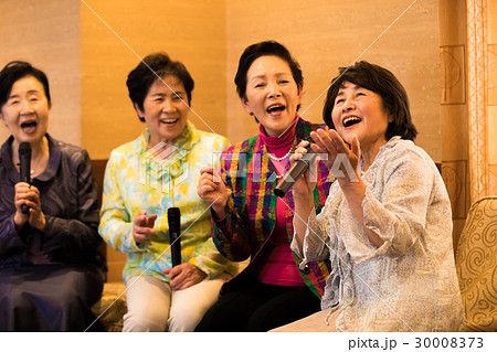 シニア同窓会 カラオケ 女性 シニア同窓会 カラオケ 女性 30008373