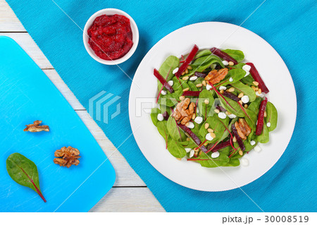 chard, cottage, beetroot and nuts salad 30008519