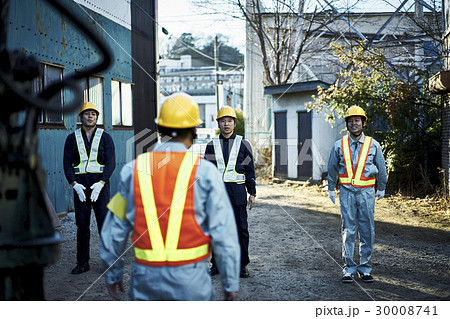 建設現場 朝礼 危険予知活動の写真素材