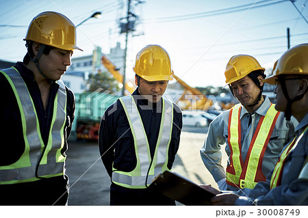 建設現場 朝礼 危険予知活動 建設現場 朝礼 危険予知活動 30008749