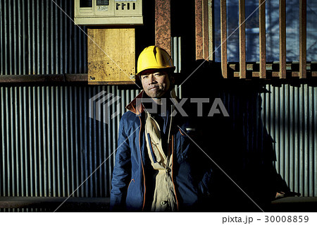 建設現場　作業員　男性ポートレート 30008859