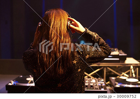 女性DJ 30009752