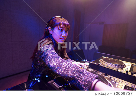 女性DJ 30009757