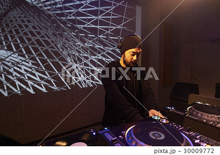 男性DJ 30009772