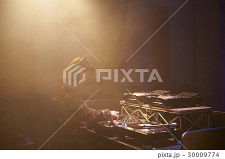 女性DJ 30009774