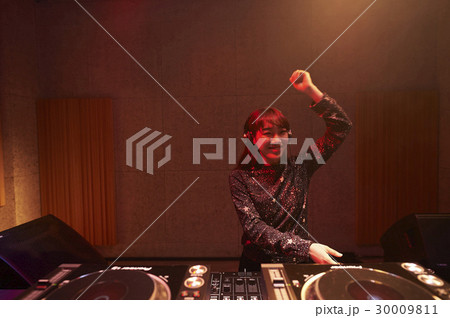 女性DJ 30009811
