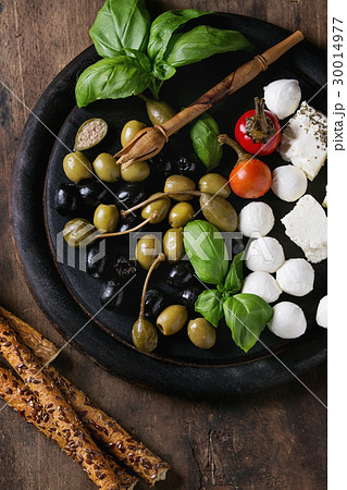 Mediterranean appetizer plate 30014977