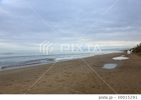 夏の終わり寂しげなスペインの海 夏の終わり寂しげなスペインの海 30015291