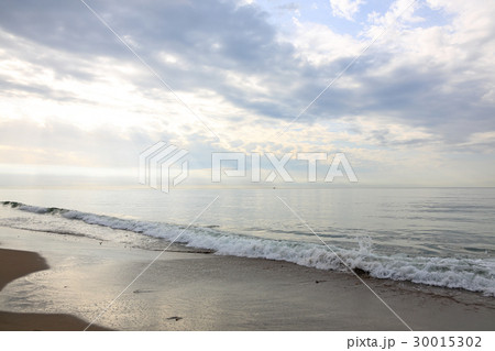 夏の終わり寂しげなスペインの海 夏の終わり寂しげなスペインの海 30015302