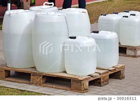 Plastic barrels 30016311