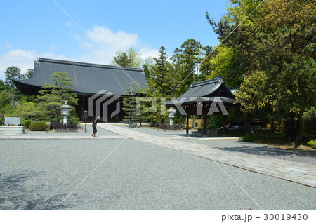 広隆寺の境内（京都市右京区太秦蜂岡町） 30019430