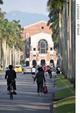 キャンパス 学園 校庭 30026527