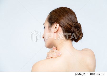 肩こりの女性 30036787