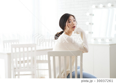 Attractive girl 30037261