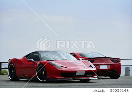 赤い高級スポーツカー 30039148