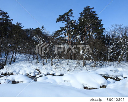 冬の鷹の湯温泉（役内川） 30040805