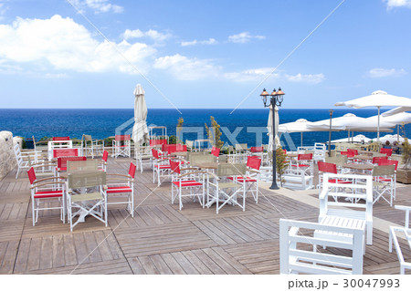 A cozy cafe on the seafront A cozy cafe on the seafront 30047993