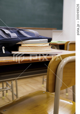 教室　学校　教育　勉強　学習　塾　高校　スクール　スクールライフ 30049026