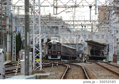 阪急電鉄の「淡路駅」 30050585